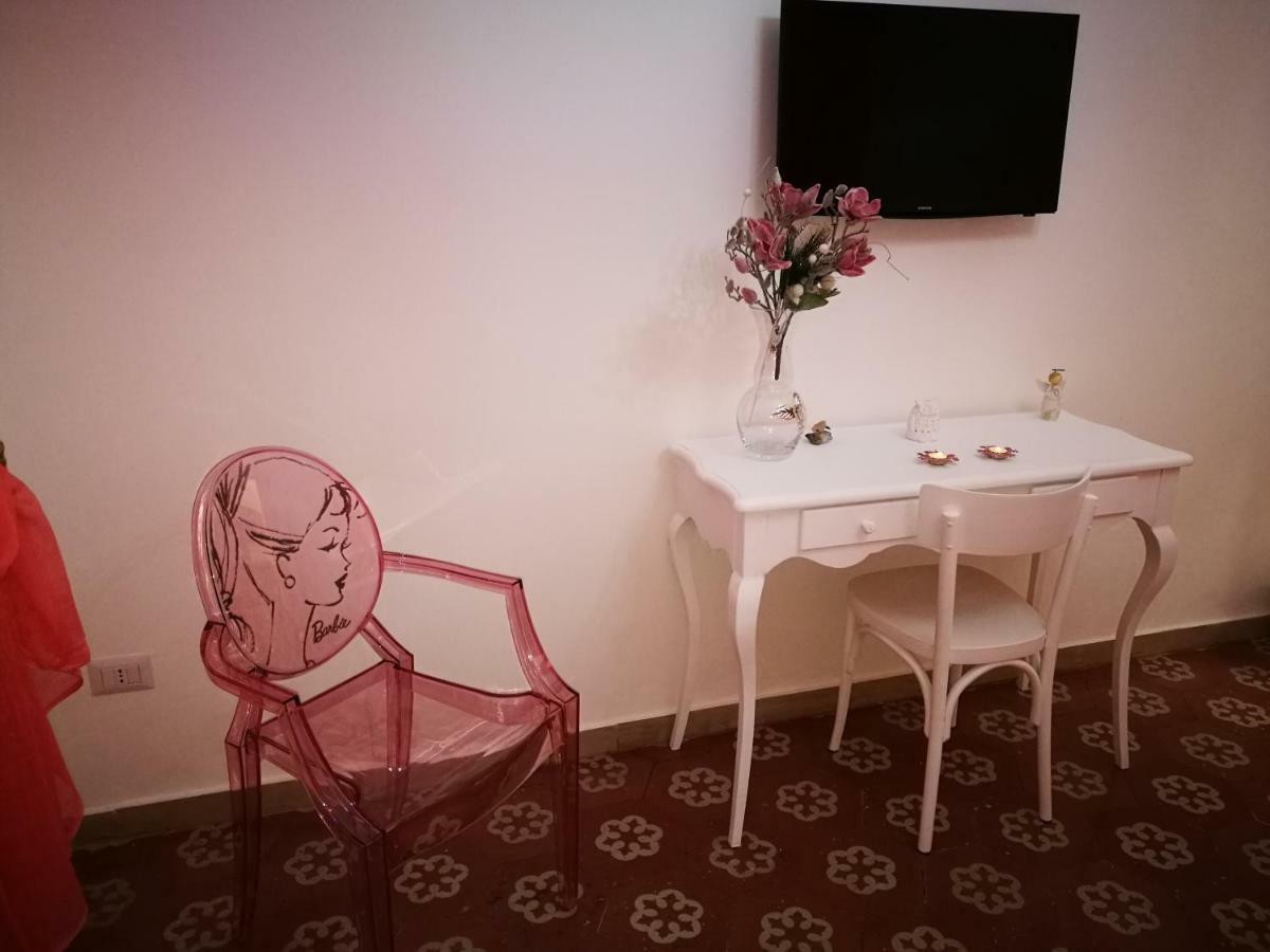 B&B Resta Cu Mme ナポリ エクステリア 写真