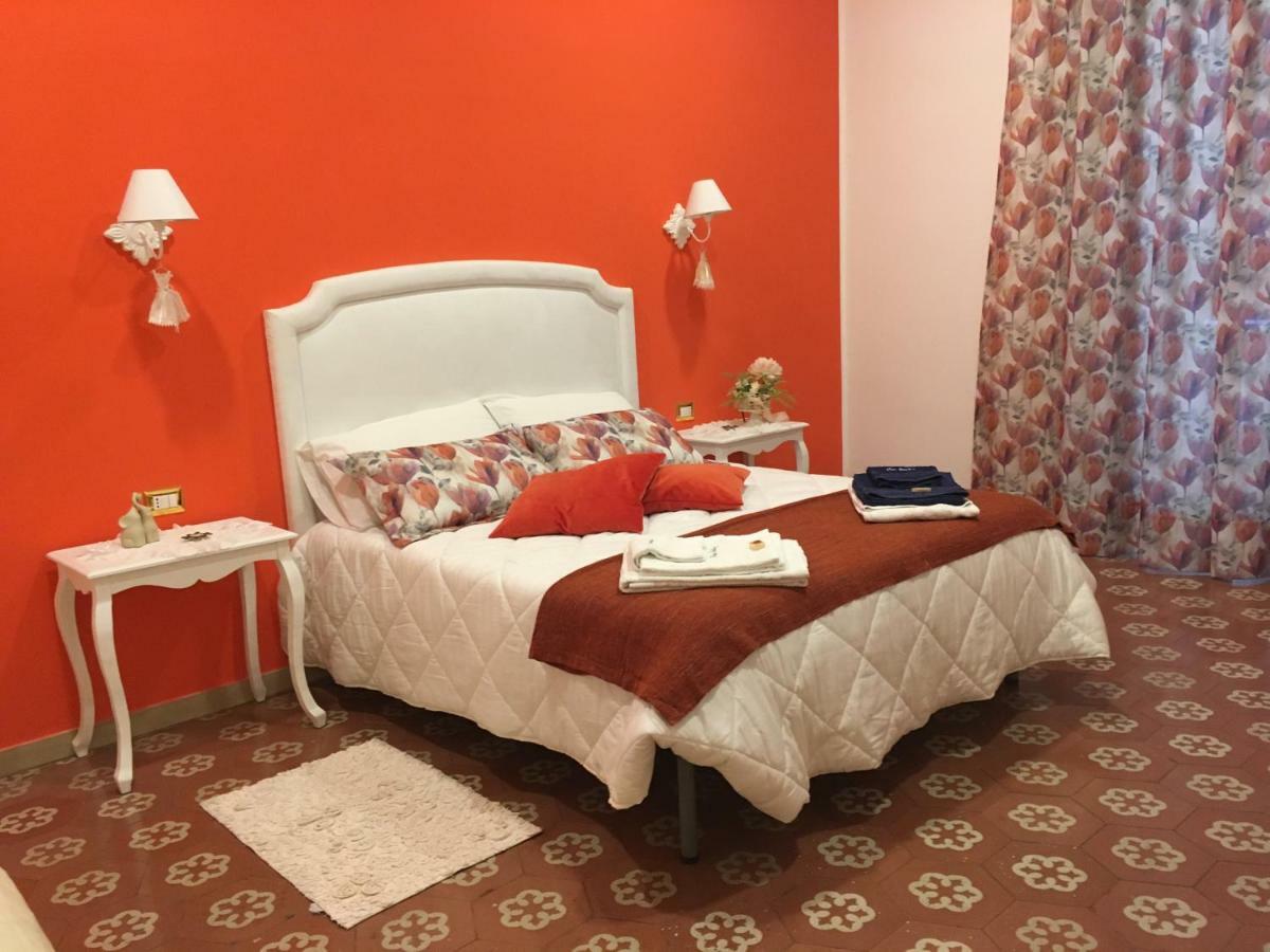 B&B Resta Cu Mme ナポリ エクステリア 写真